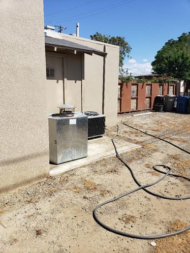 1321 Paradise Ln, Los Banos, CA 93635